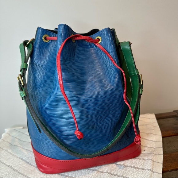 Vintage Louis Vuitton Epi Leather Tri-Color Noe Toledo Castillan Red Bor… - Picture 4 of 16